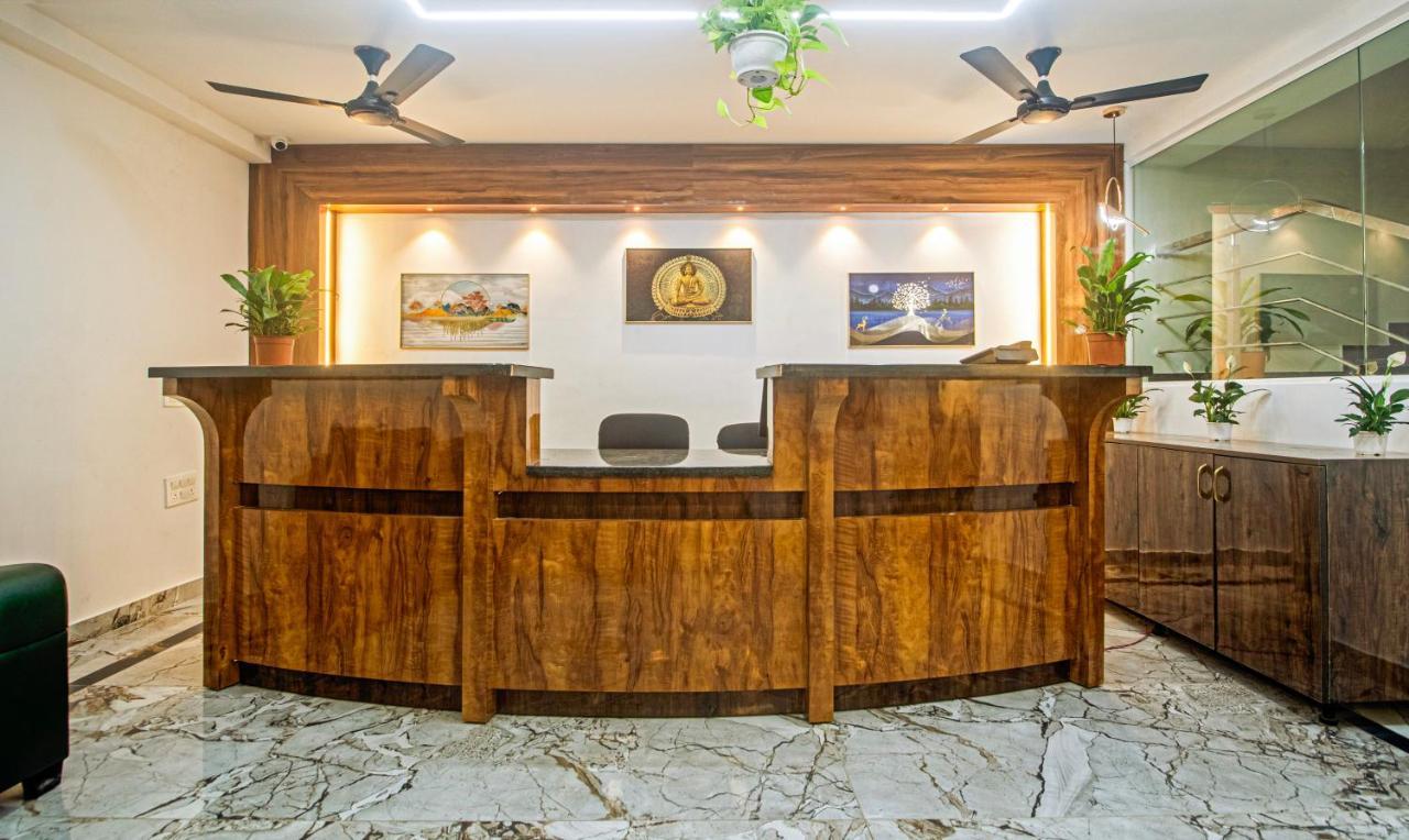 Hotel Treebo Navya The Park Hyderabad Exterior foto