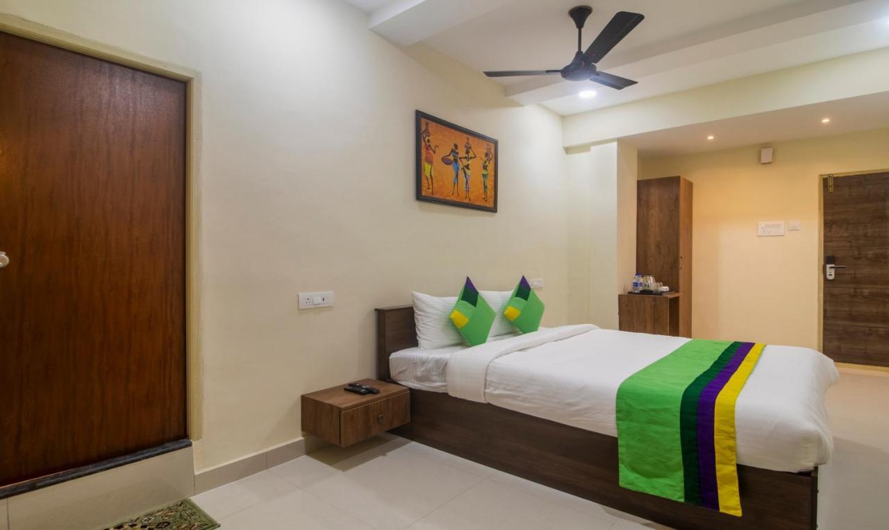Hotel Treebo Navya The Park Hyderabad Exterior foto