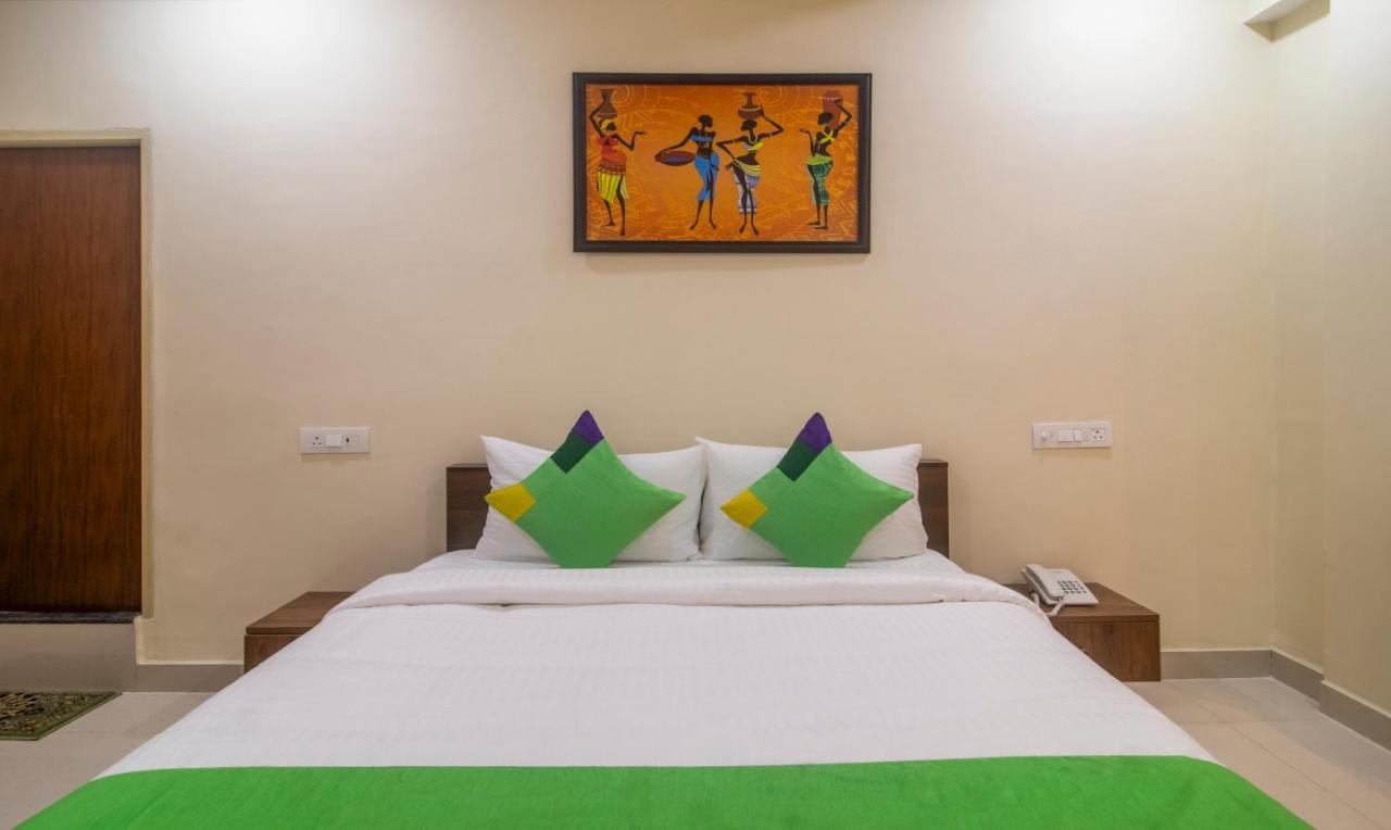 Hotel Treebo Navya The Park Hyderabad Exterior foto